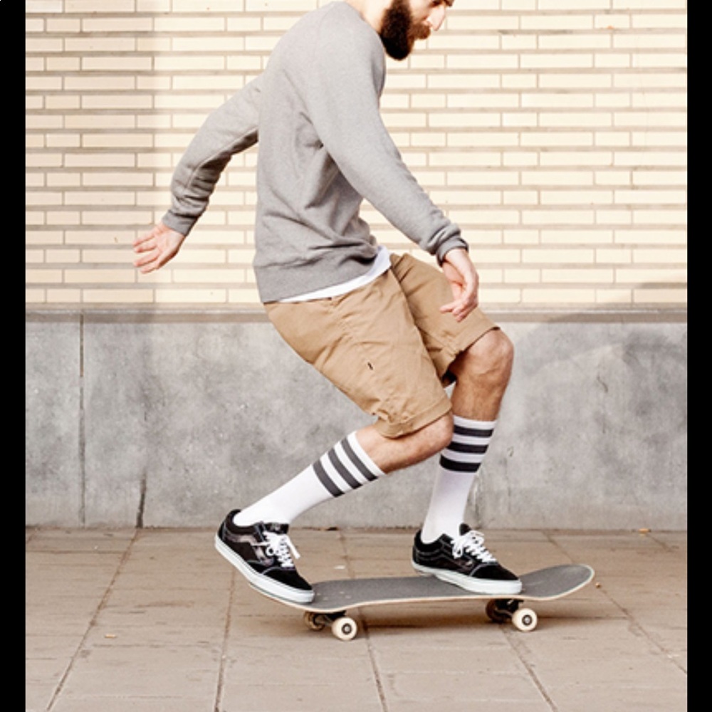 Van’s knee-hi retro socks (2)